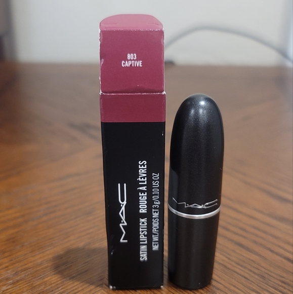 Mac lipstick (Captive #803) - Picture 3 of 9